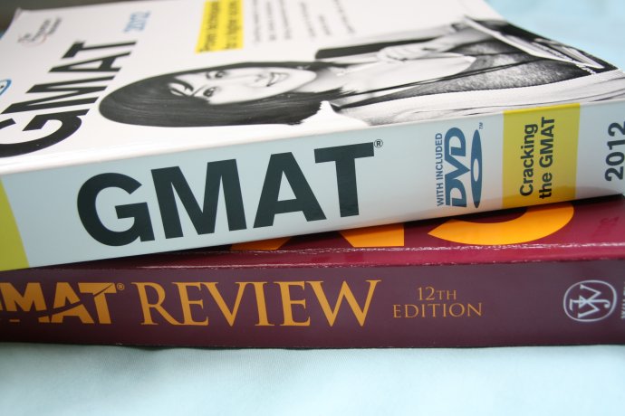 美国留学申请应该考GMAT还是GRE？    